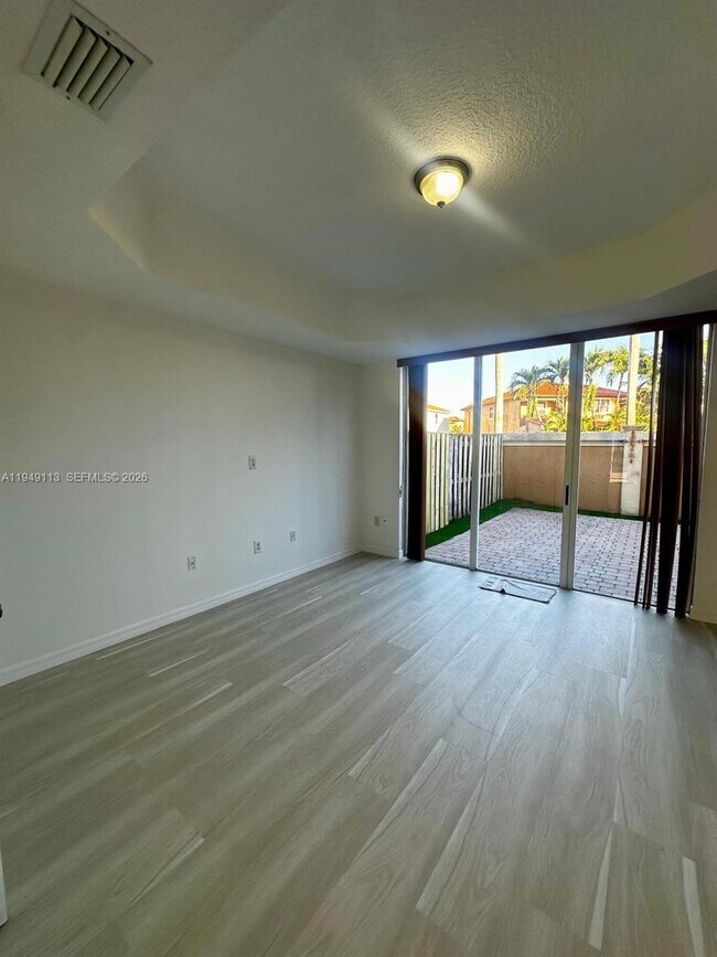 Building Photo - 15205 SW 30th Terrace