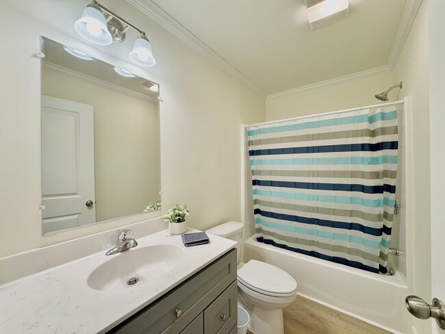 Building Photo - The Home You’ve Been Searching For! *Utili...