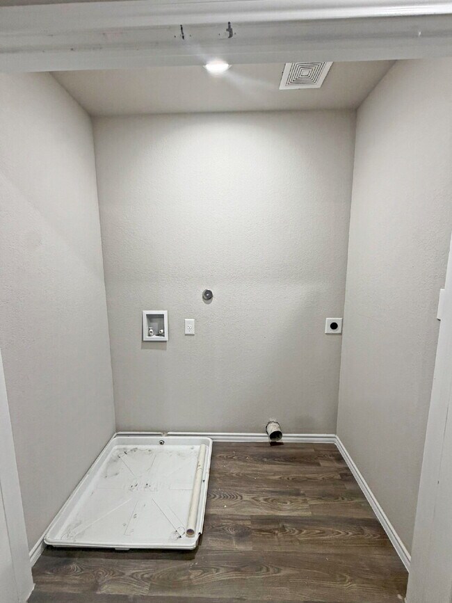 Building Photo - 254 Marigold Pl