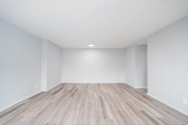 Building Photo - 6040 JFK Blvd E