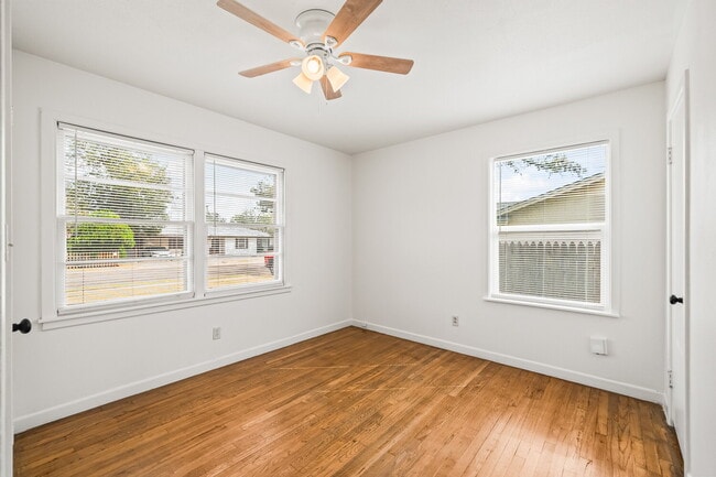 Building Photo - Stylish 2 Bedroom Home with Gorgeous Upgra...
