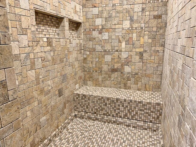Building Photo - *STUNNING* COMPLETELY REMODELED 3 BEDROOM ...