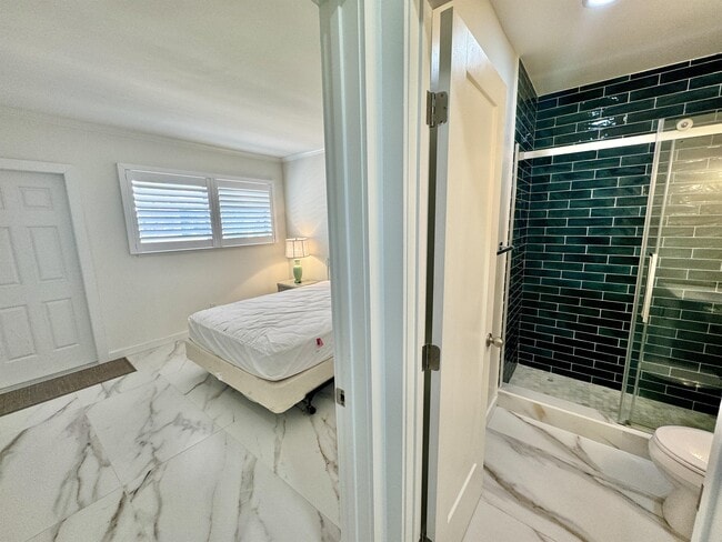 Building Photo - 473 12th Ave S