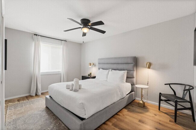 Building Photo - Fashion Square Apt1|SWVillage|Scottsdale|8...