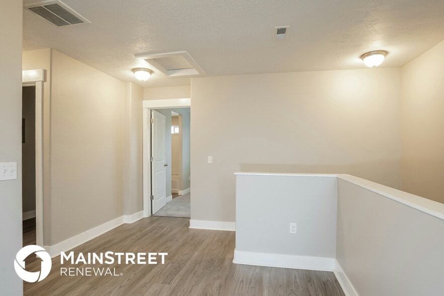 Building Photo - 3562 Bridgeview Ln