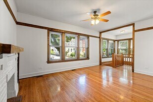 Building Photo - 3546 N Bosworth Ave