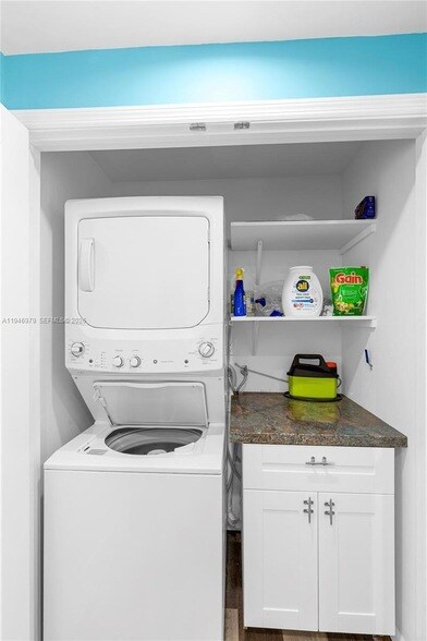 Building Photo - 7684 NW 18th St