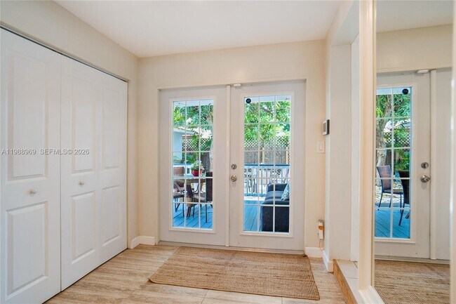 Building Photo - 113 SW 2nd St