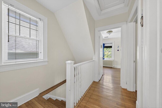 Building Photo - 3606 Jocelyn St NW