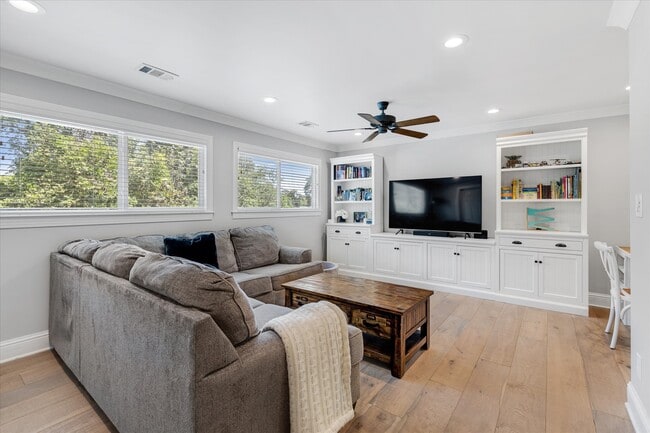 Building Photo - 27122 E Lana Ln