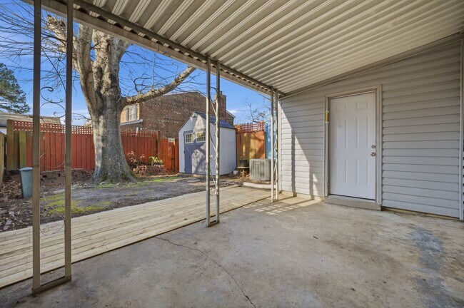 Building Photo - OPEN HOUSE SATURDAY THE 20TH 1PM-3PM! Three-bedroom, two-and-a-half bathrooms in Pembroke Meadows!