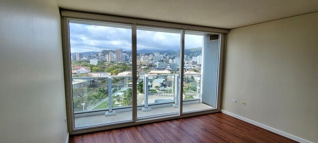 Primary Photo - MOANA PACIFIC 2 BEDROOM! NEW WOOD FLOORS!