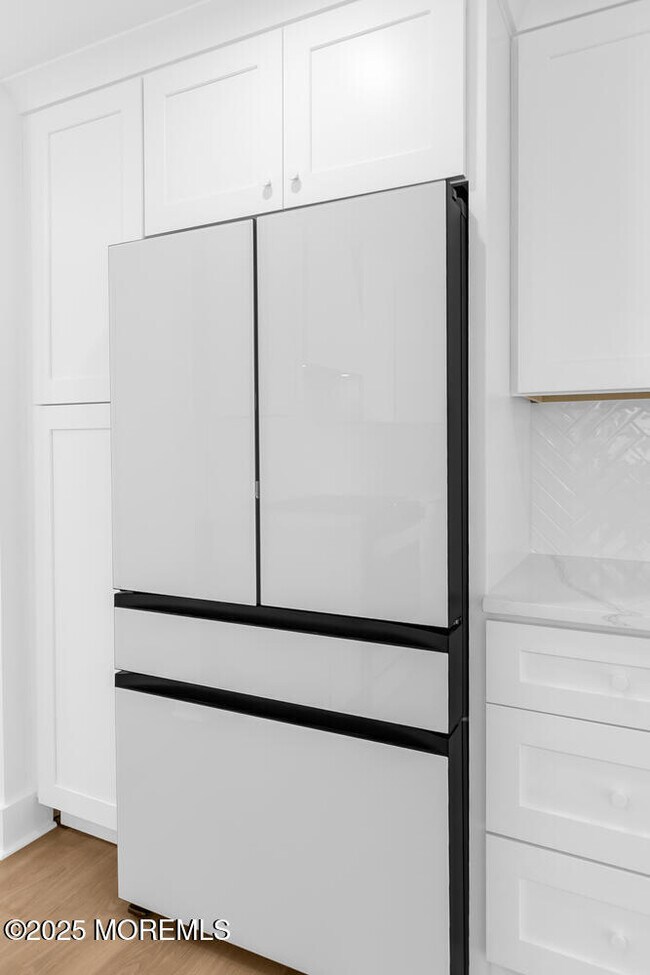 Building Photo - 514 River Rd