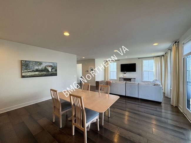 Building Photo - 25459 Byrnes Crossing Dr