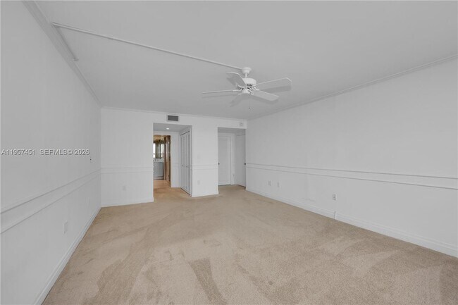 Building Photo - 2 Grove Isle Dr