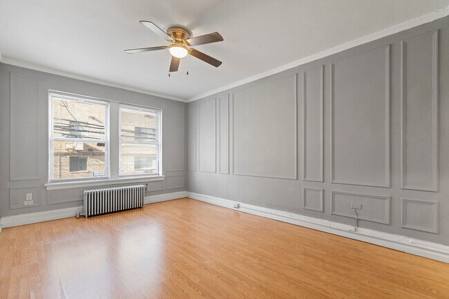 Building Photo - 434 W Wellington Ave