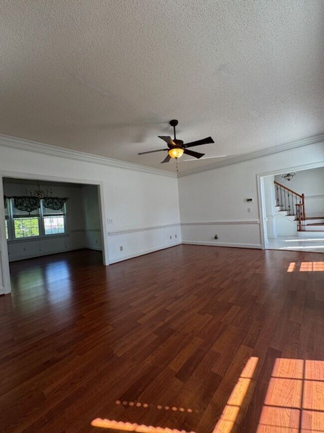 Building Photo - 103 Jessica Pl