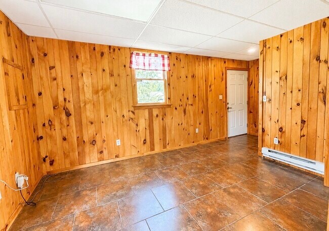 Building Photo - 530 Cascade Valley Rd