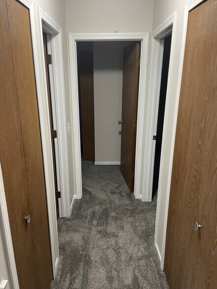 Building Photo - 714 Park Ave