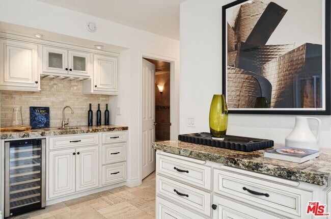 Building Photo - 6497 Country Club Dr
