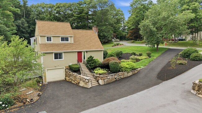 Building Photo - 7 Sherborne Cir