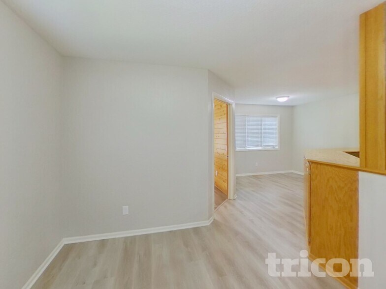 Building Photo - 209 Greenbriar Ln