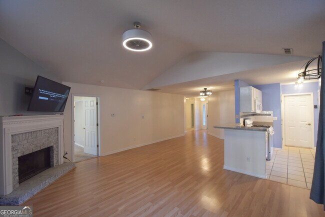 Building Photo - 715 S Fairfield Dr