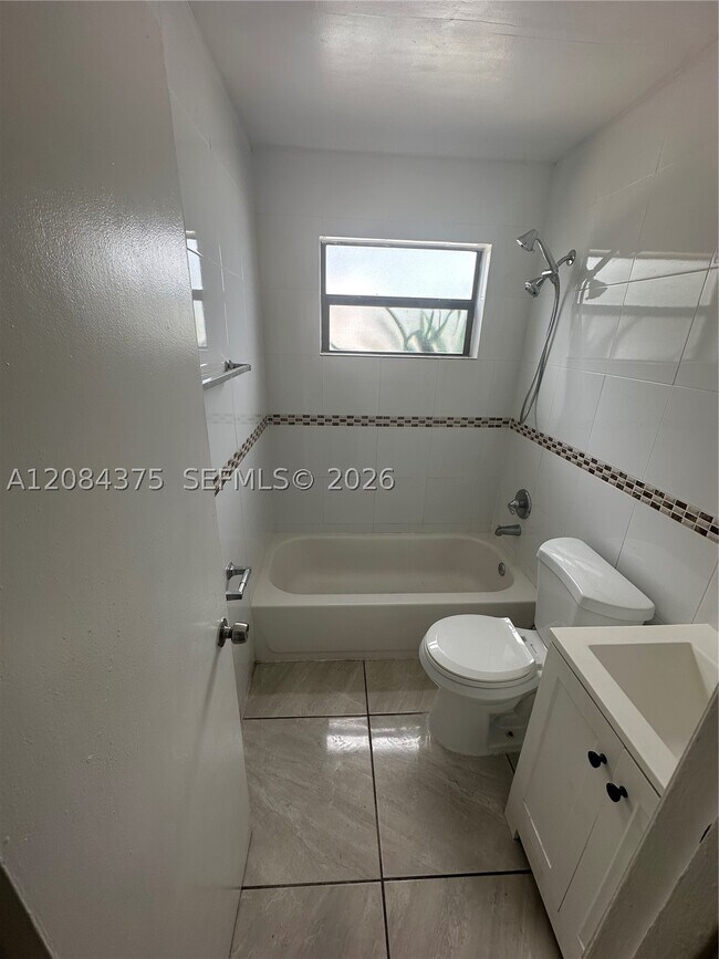 Building Photo - 4120 SW 19th St