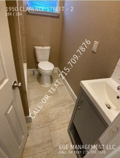 Building Photo - 1950 Clarence St