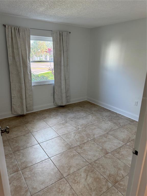 Building Photo - 391 S McMullen Booth Rd