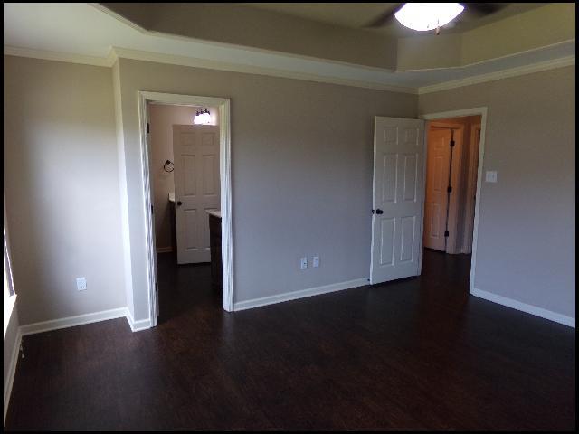 Building Photo - 2405 Canterbury Ln