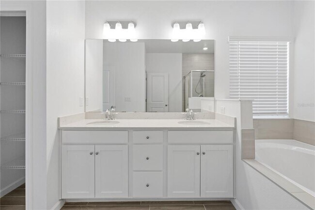 Building Photo - 5637 SW 93rd St