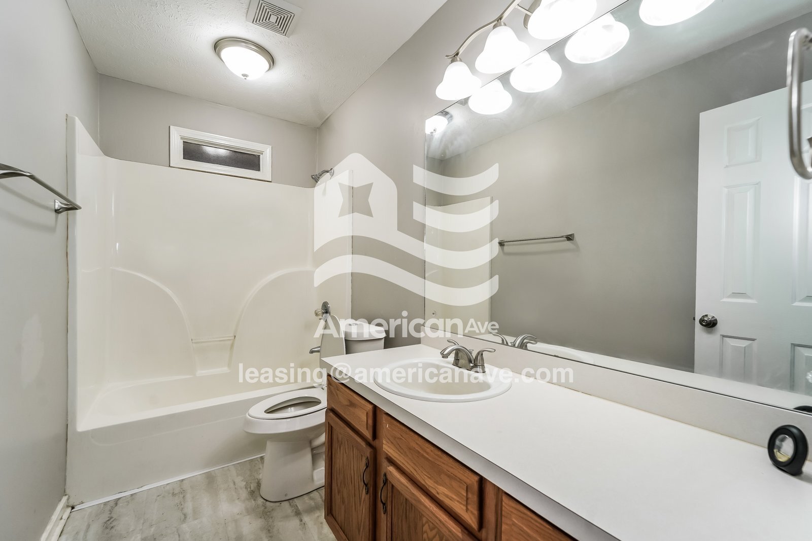Building Photo - 2032 Red Oak Dr