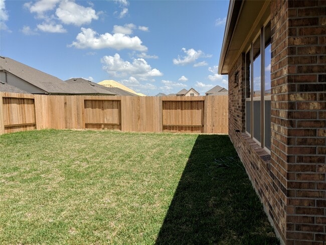 Building Photo - 5211 Ivory Glass Dr