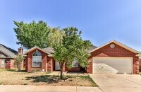 Building Photo - Beautiful Home Located South of Frenship H...