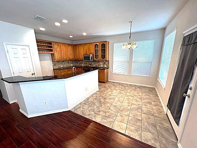 Building Photo - 525 Waterview Dr