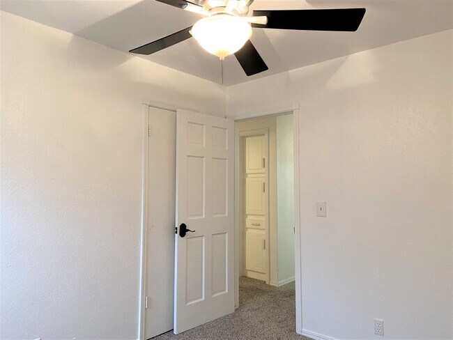 Building Photo - Spacious 3-Bedroom Home with Modern Amenit...