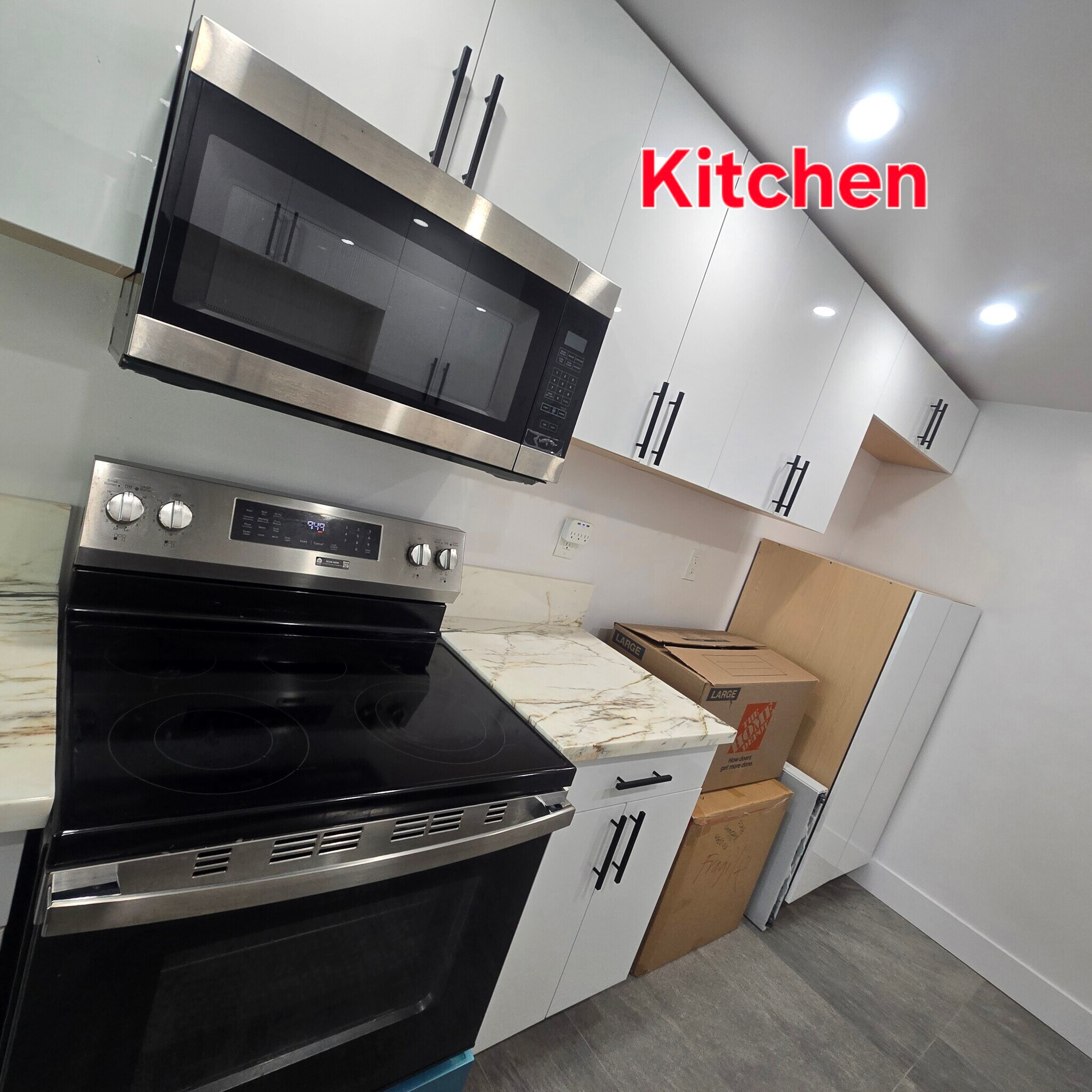 Building Photo - 916 S Sherbourne Dr