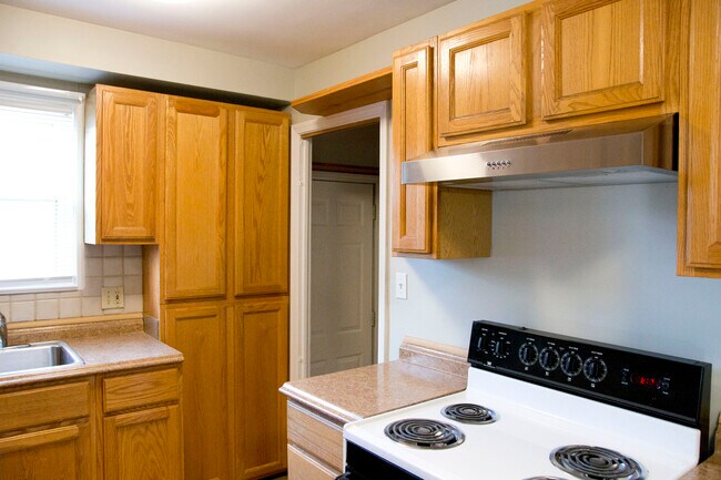 Building Photo - 1242 Genesee Ave