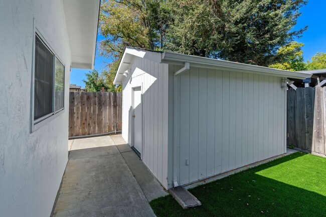 Building Photo - 4 bed/ 3 bath Single-Family Home in North Napa