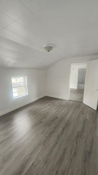 Primary Photo - 26 Norton Pl