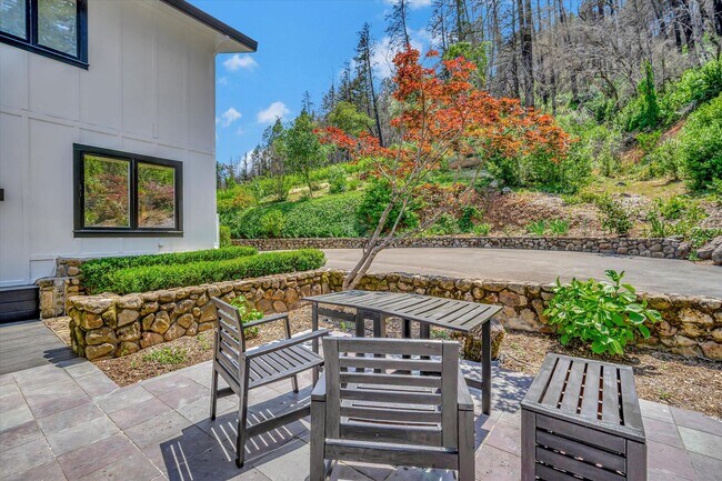 Building Photo - Welcome to Your Luxurious Napa Valley Retr...