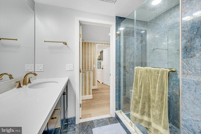 Building Photo - 10904 Gainsborough Rd