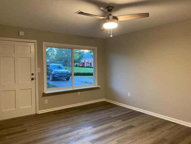 Building Photo - 3004 Arrowhead Dr