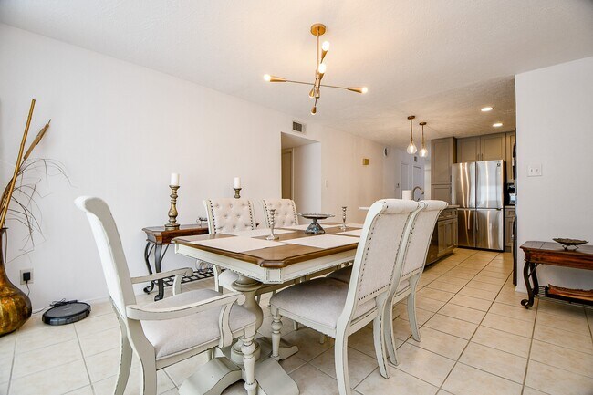 Building Photo - 12633 Memorial Dr