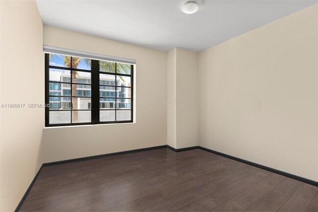 Building Photo - 435 21st St