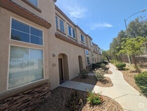 Building Photo - 1513 Faldo St