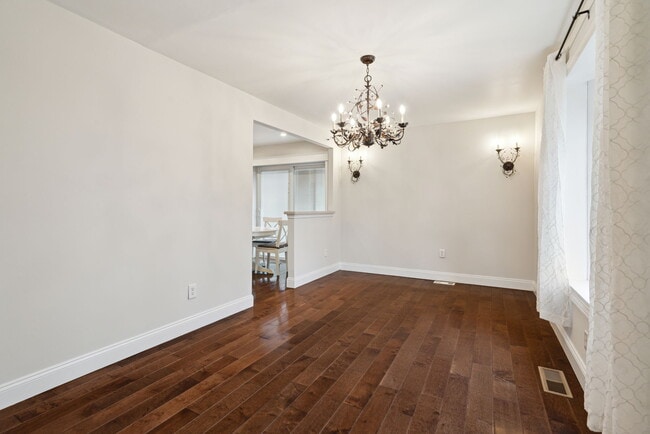 Dining Room - 100 Rennard Ter