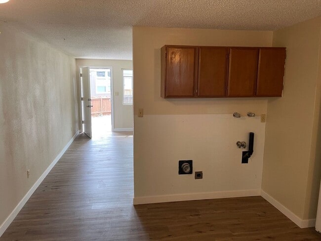 Building Photo - 1515 Arthur St