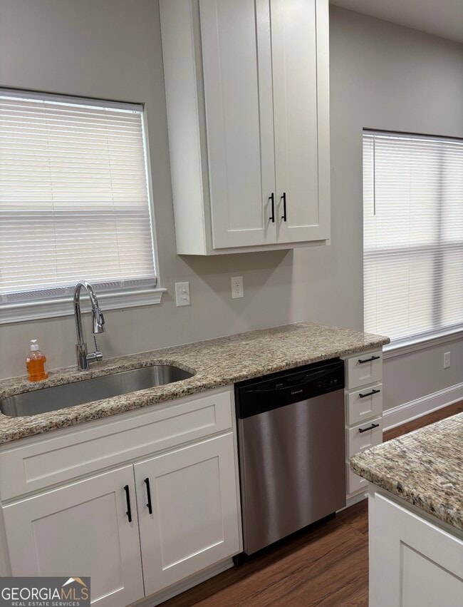 Building Photo - 121 Johnson St